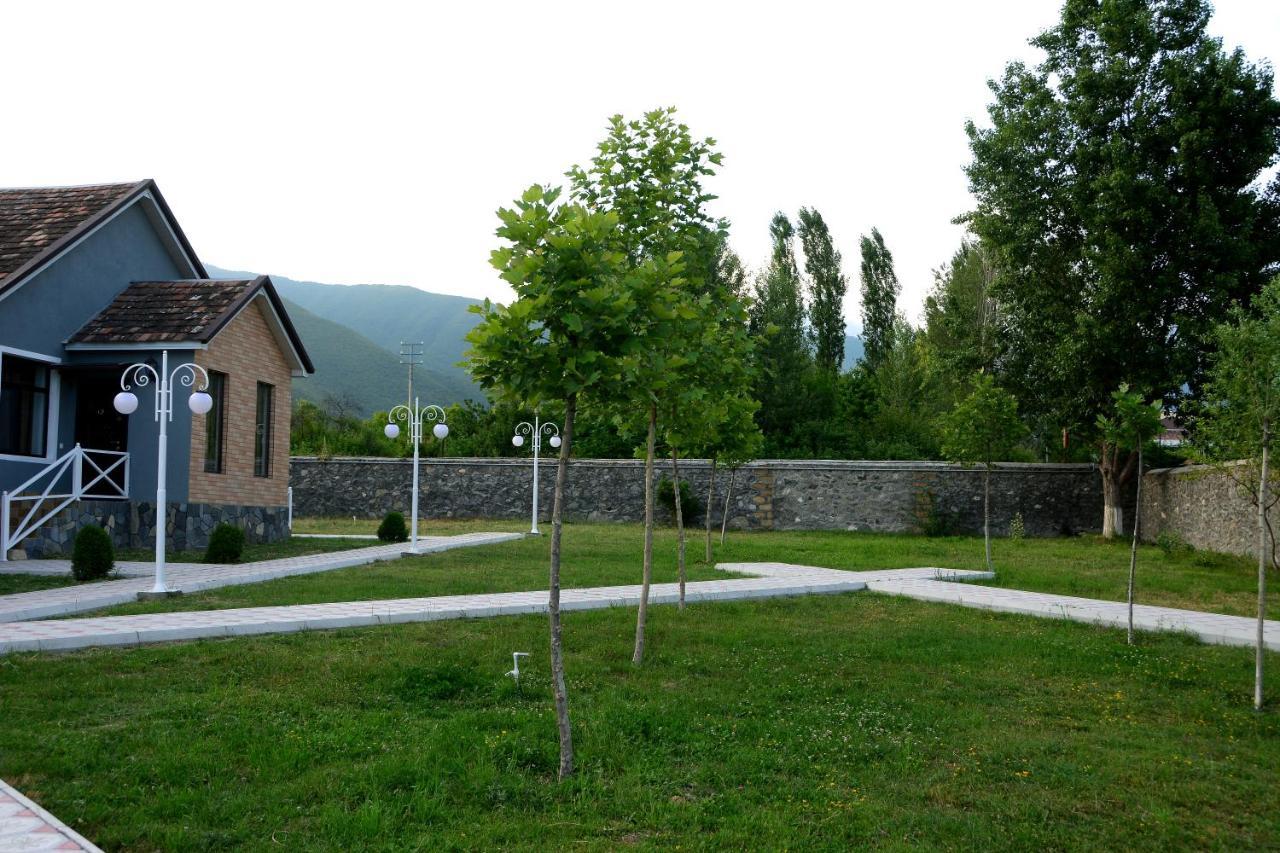 Tulpan Hotel Şǝki Buitenkant foto