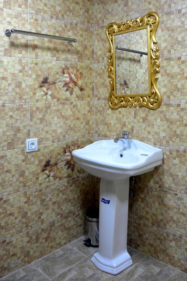 Tulpan Hotel Şǝki Buitenkant foto