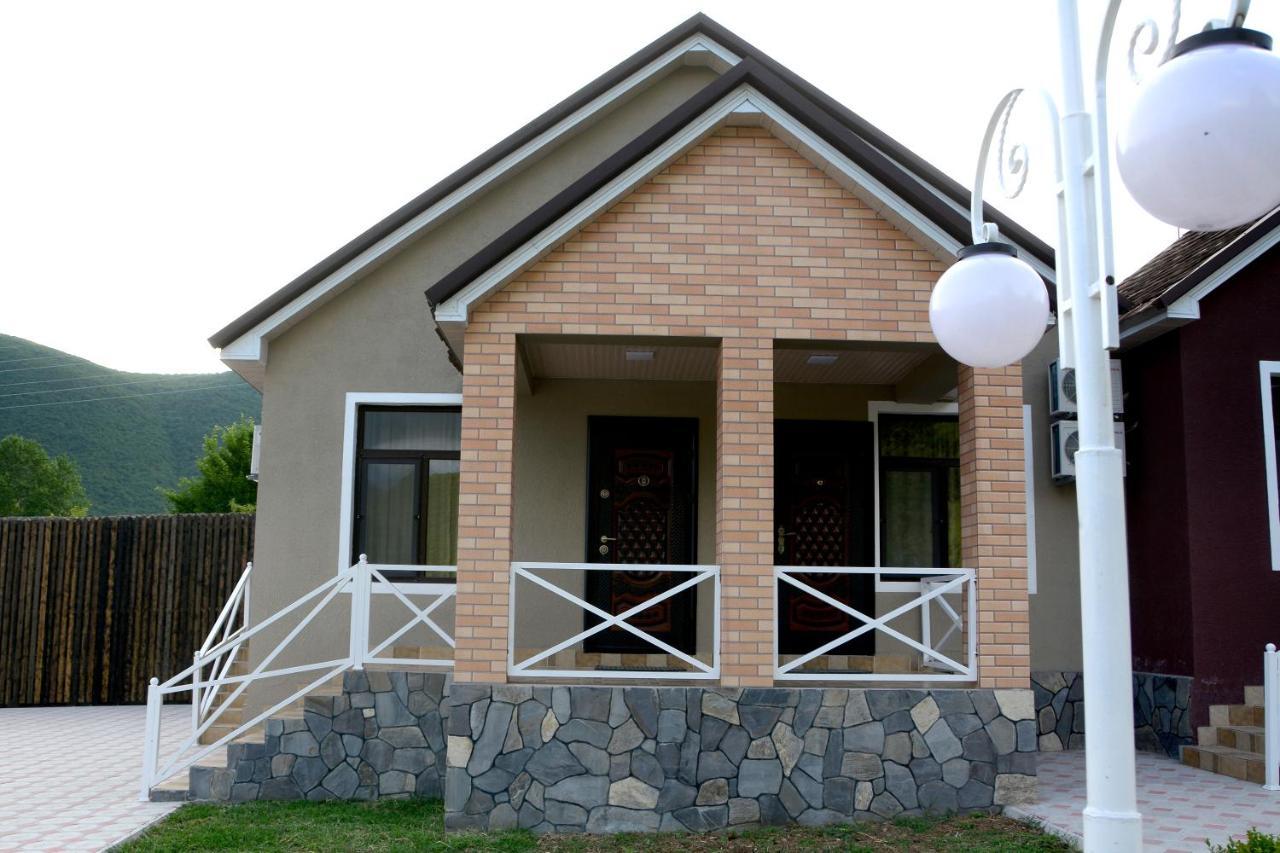 Tulpan Hotel Şǝki Buitenkant foto