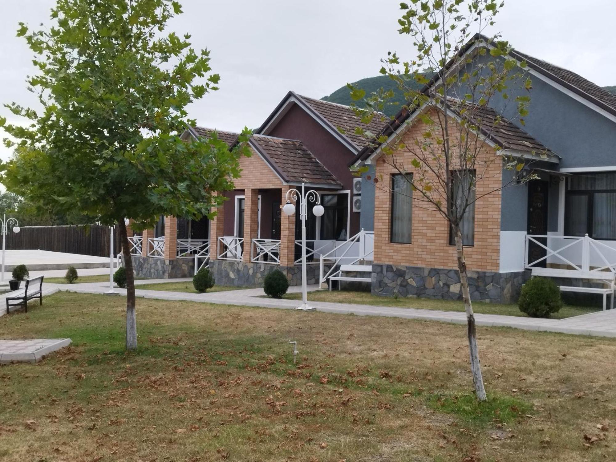 Tulpan Hotel Şǝki Buitenkant foto